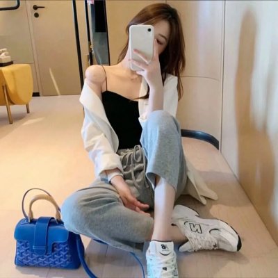 不可爱的她
